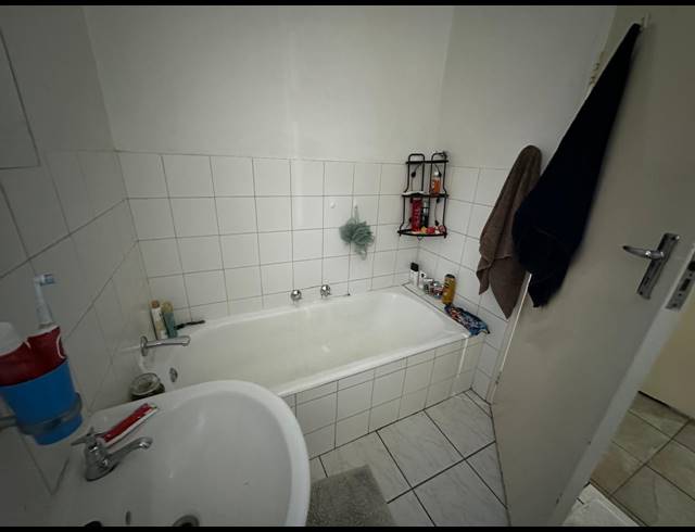3 BEDROOM HOUSE TO LET IN OLIVEDALE